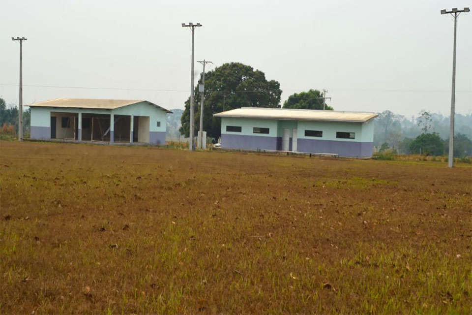 Recurso de Ezequiel Neiva implanta infraestrutura esportiva no distrito de Rondolândia, em Corumbiara