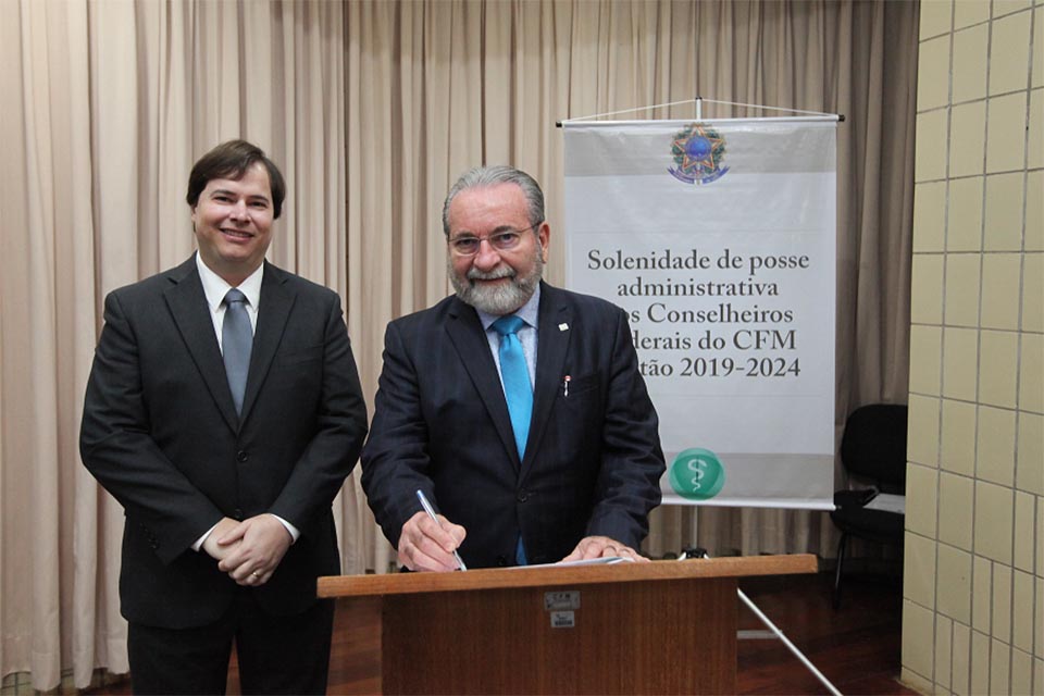 Representantes de Rondônia junto ao CFM tomam posse em Brasília