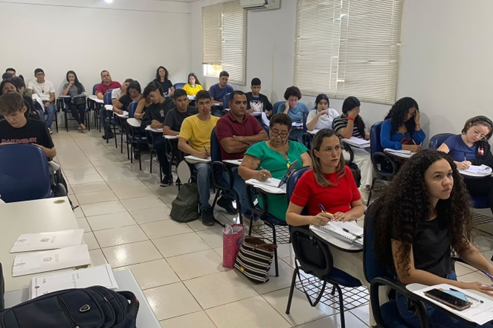 Cinco cursos na Escola do Legislativo ministrados em três períodos