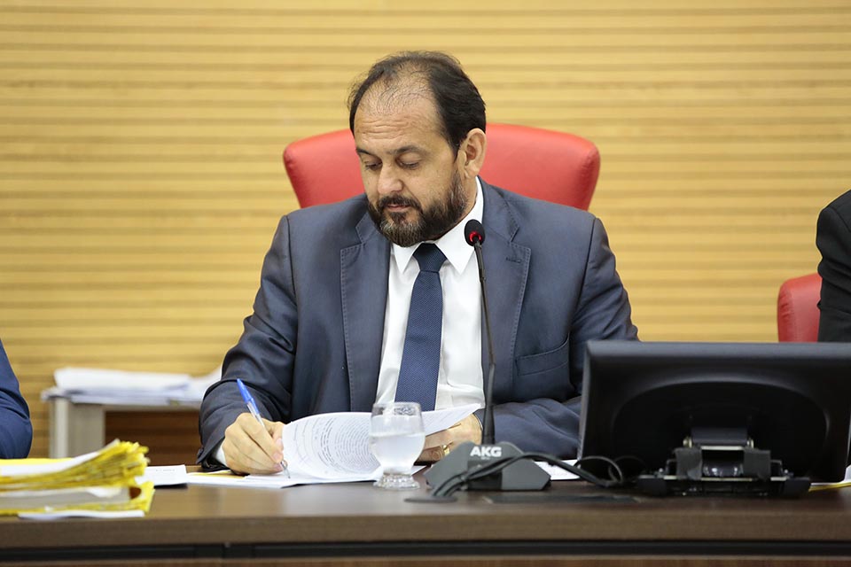 Escola do Legislativo abre cursos da grade de outubro