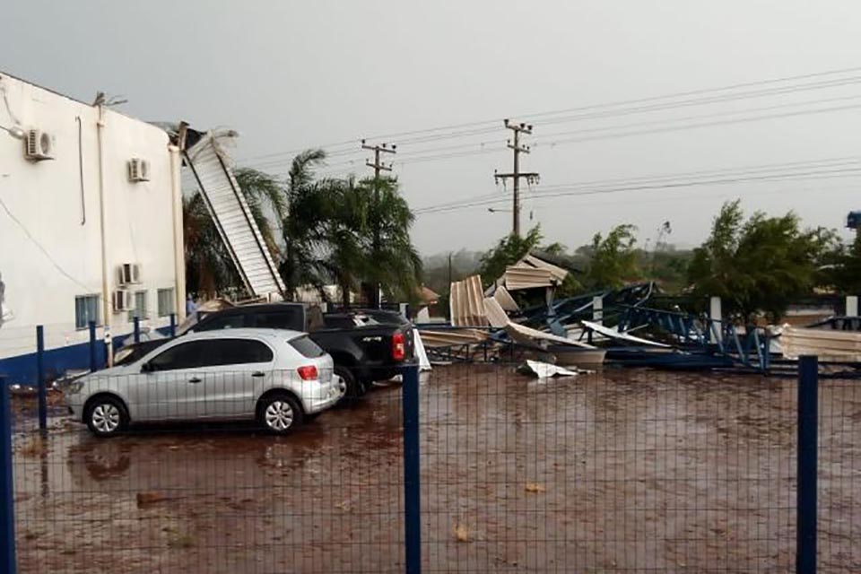 Forte chuva em Cacoal causa prejuízo em escolas e empresas