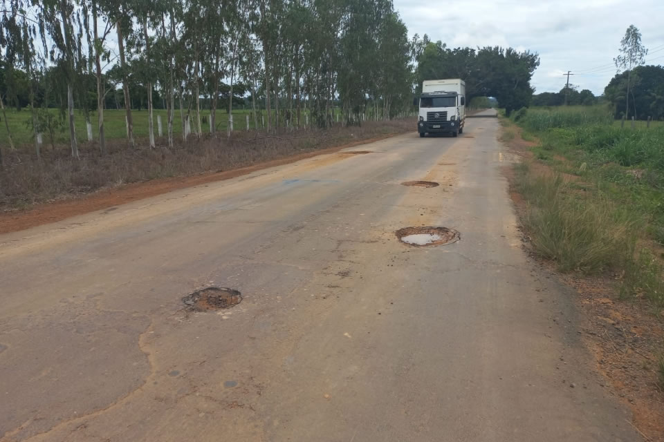 Delegado Camargo pede operação tapa-buraco na RO-459 em Alto Paraíso