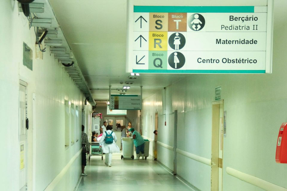 Alan Queiroz solicita a reforma e ampliação de blocos no Hospital de Base Dr. Ary Pinheiro