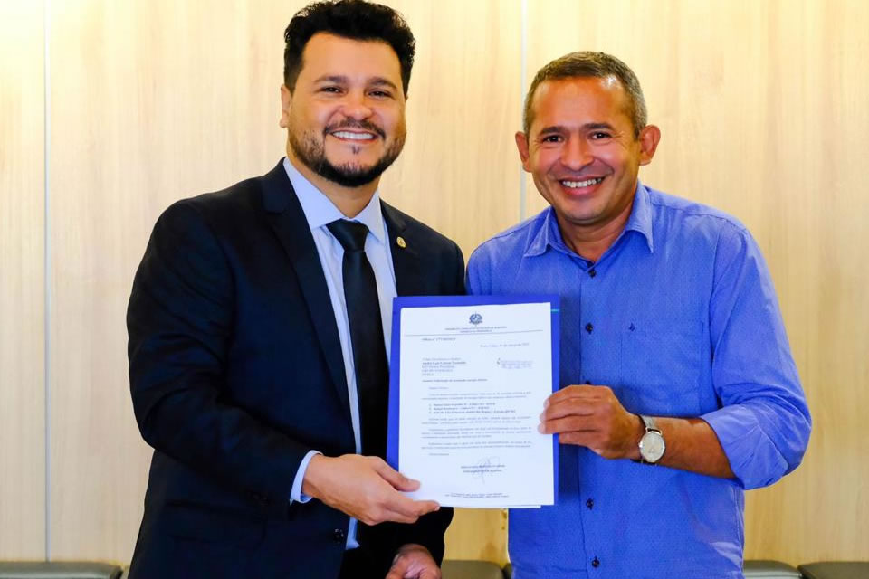 Deputado Marcelo Cruz celebra garantia de título de doação de área do bairro Planalto II, em Porto Velho