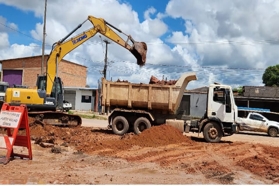 Prefeitura de Porto Velho recupera máquina de escavação e reforça combate a alagamentos