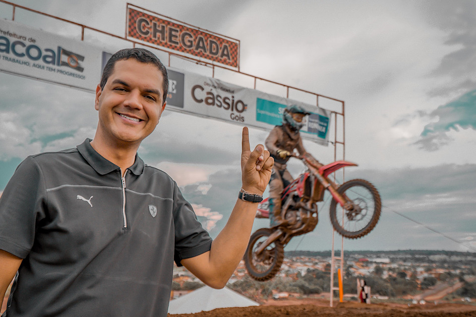 Abertura do Motocross em Cacoal é um sucesso com o apoio do deputado Cássio Gois: pilotos locais se destacam na competição