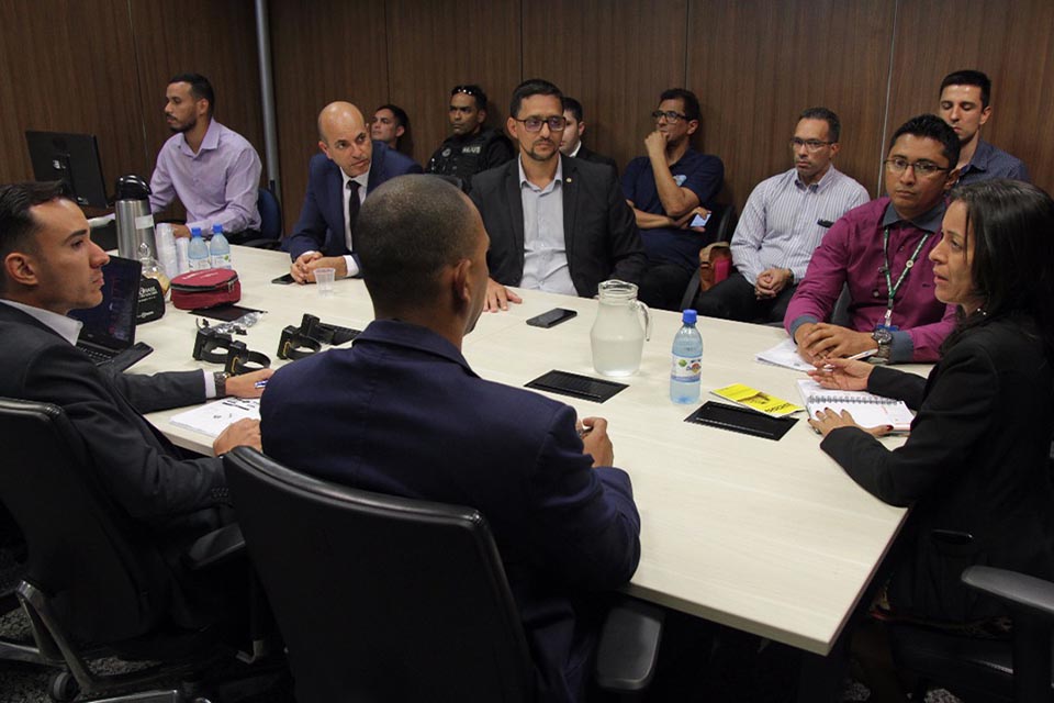 Anderson Pereira acompanha reunião que esclarece falhas no sistema de monitoramento de tornozeleiras eletrônicas