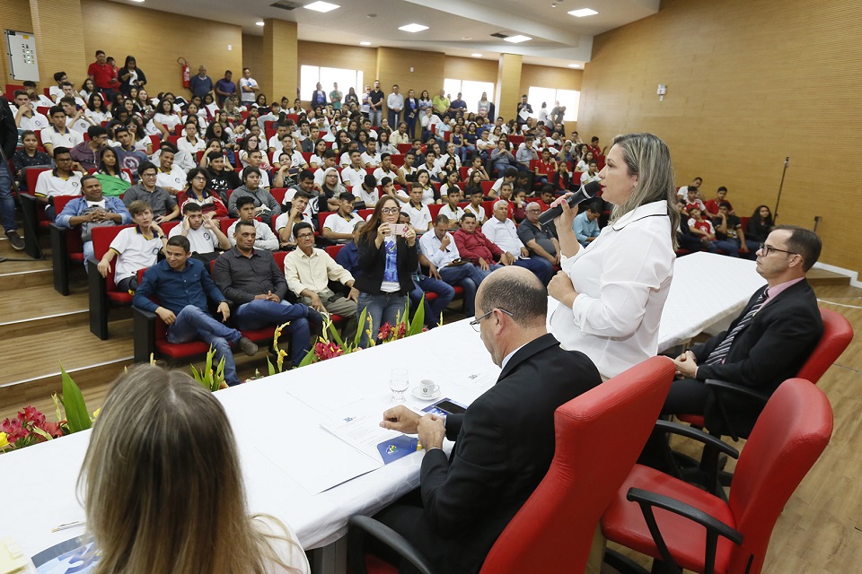 Assembleia Legislativa lança editais dos concursos de Redação e para a escolha da Bandeira do Poder Legislativo