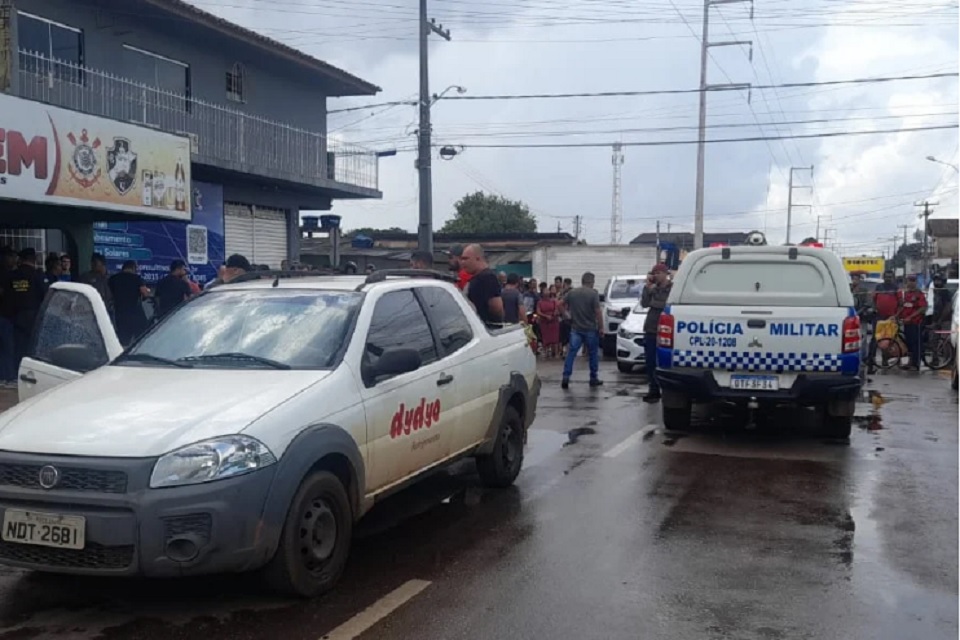 As primeiras informações dão conta que o policial a paisana fazia escolta de um veículo da empresa Dydyo.