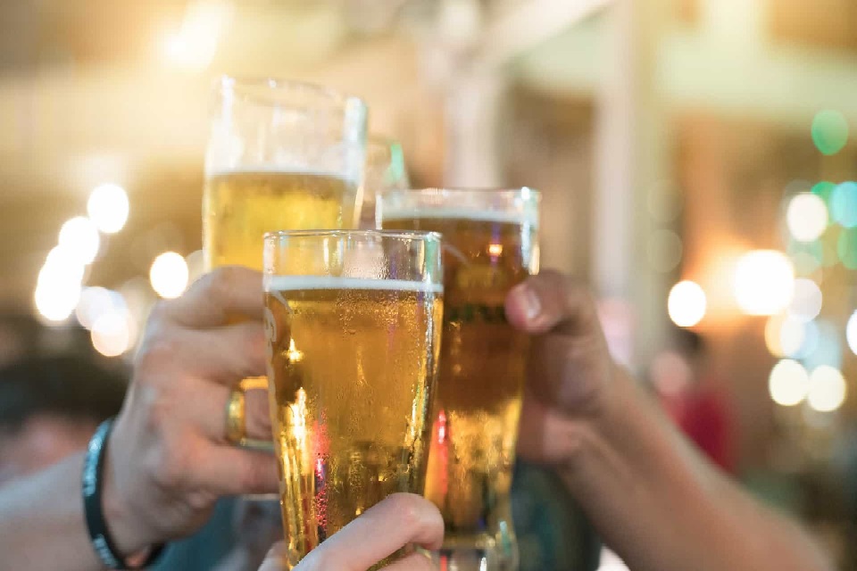 Decreto vai permitir cerveja com corantes, mel, leite e sem lúpulo