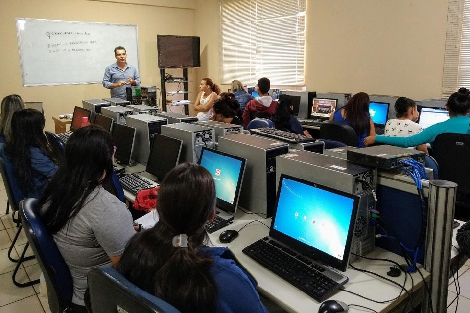 Escola do Legislativo abre período letivo de agosto