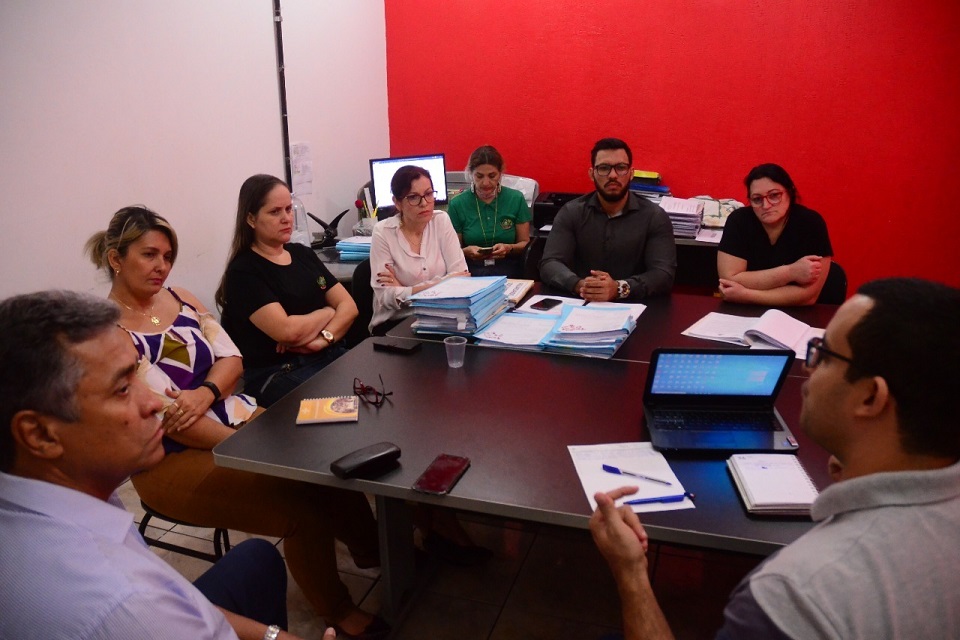 Prefeitura e Sebrae vão fomentar participação do comércio local nas licitações públicas
