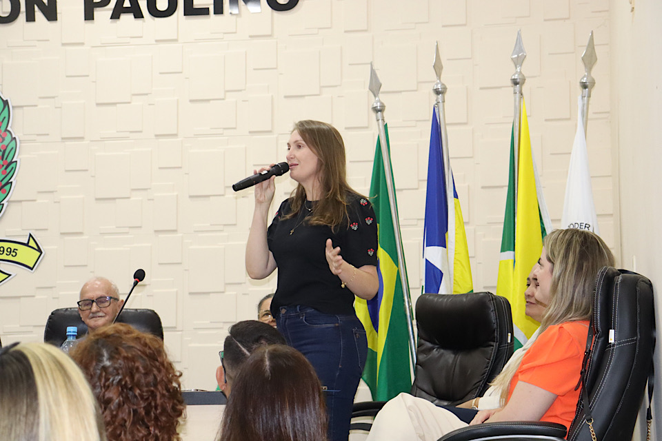 Deputada Lebrinha participa da CIB com secretários municipais de saúde em São Francisco do Guaporé