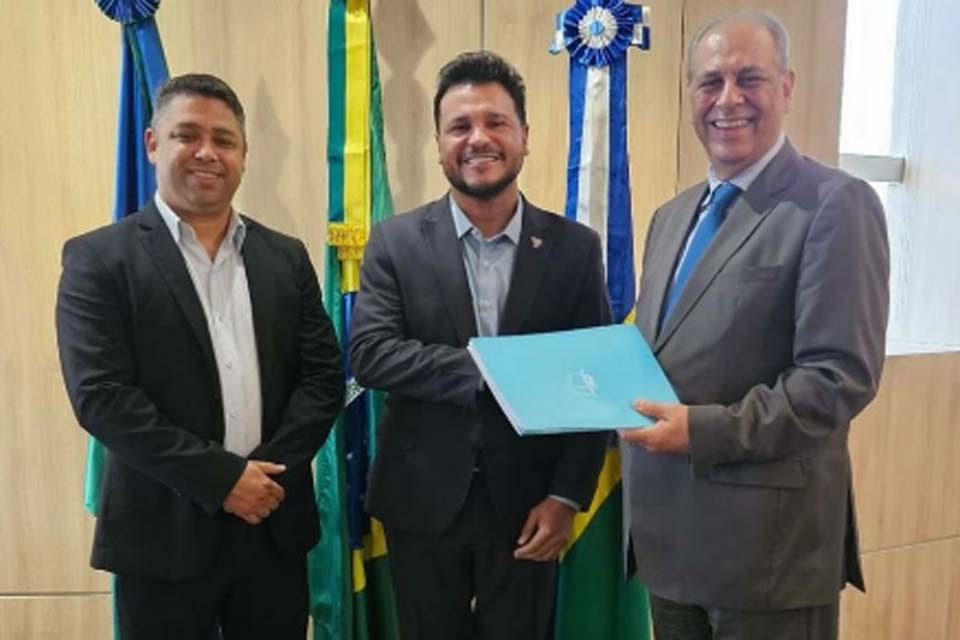 Presidente do SINJUR e Presidente do TJ vão juntos entregar Projeto de Lei do PCCS ao Presidente da Assembleia Legislativa