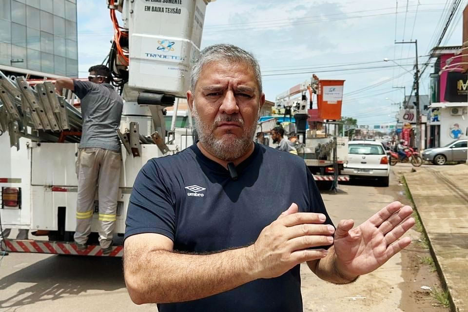 Troca de luminárias na avenida Calama promove segurança e bem-estar, atendendo pedido do vereador Everaldo Fogaça