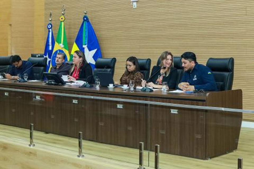 Comissão de Saúde da Alero recebe prestação de contas do 3º quadrimestre de 2023 da Sesau