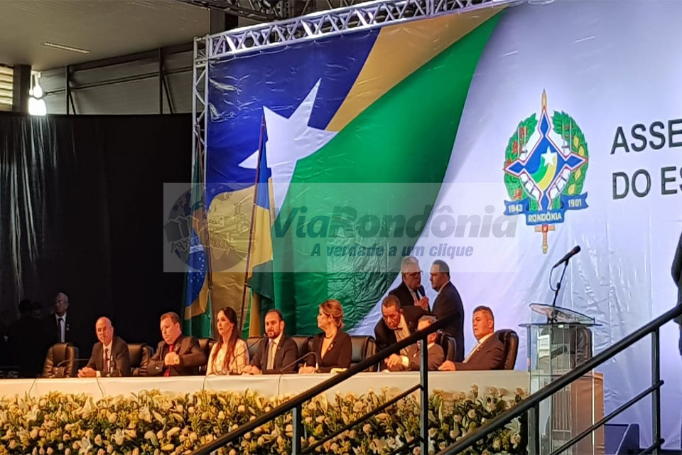 Deputados tomam posse e elegem Laerte Gomes presidente da Assembleia Legislativa