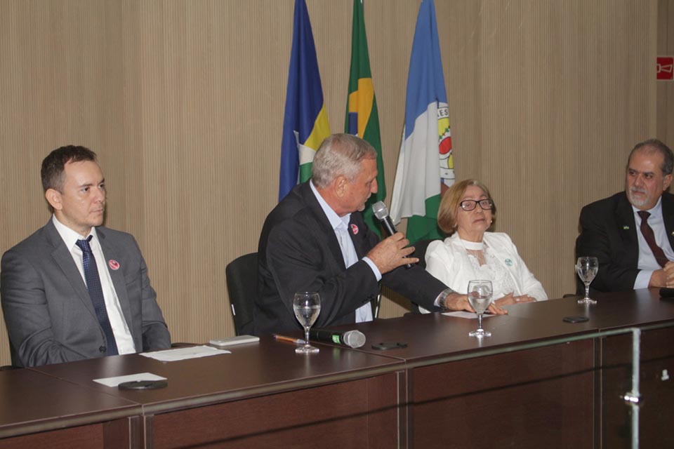 Adelino participa de solenidades no Fórum, Câmara e Ciretran de Ariquemes