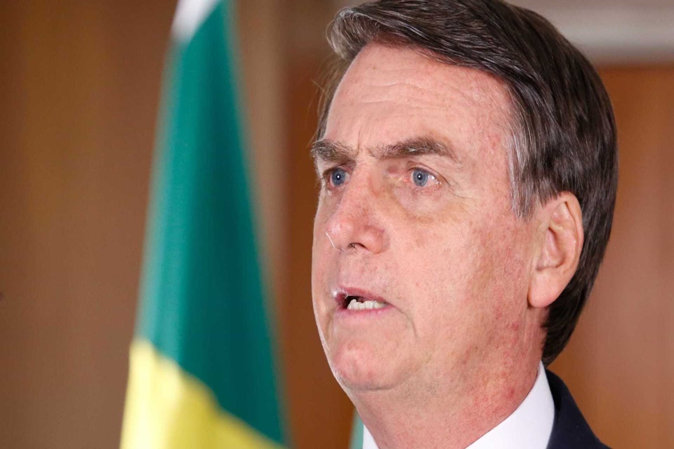 Cirurgia de Bolsonaro já dura mais de seis horas