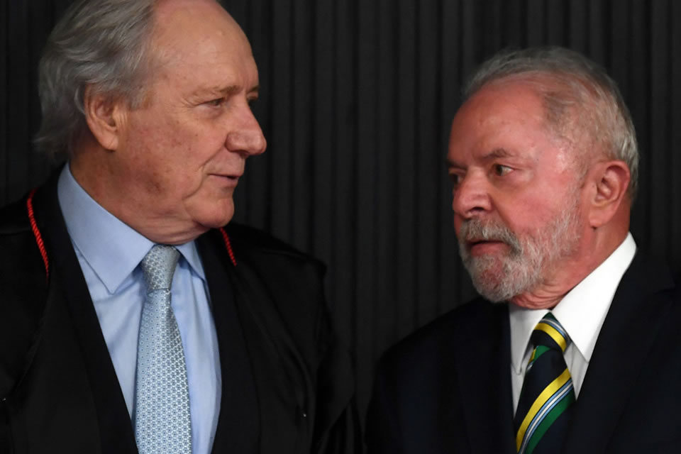 Planalto avisa a ministros do Supremo que Lewandowski irá para a Justiça