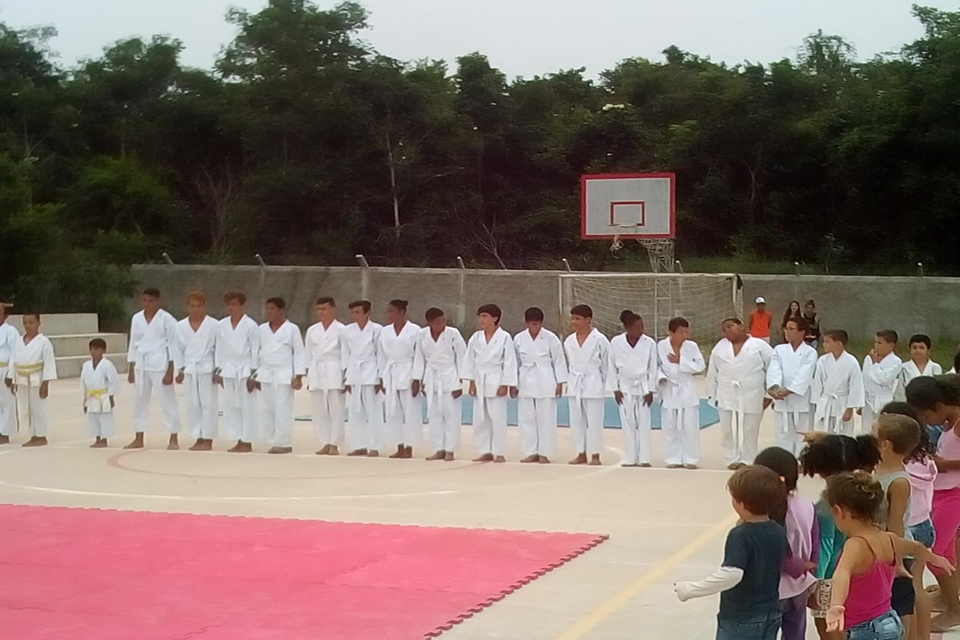 alunos da Escola Municipal Tenente Melo conquistam 16 medalhas em competição Estadual de Karatê de Vilhena 