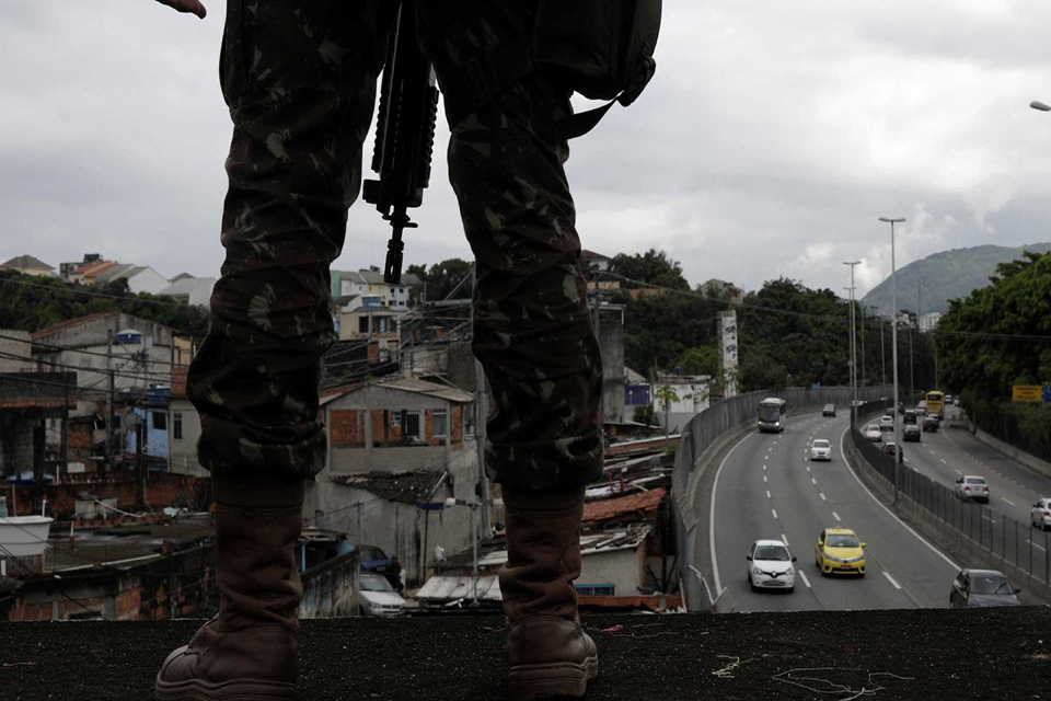 Forças Armadas fazem ação no Rio para reestruturar UPP