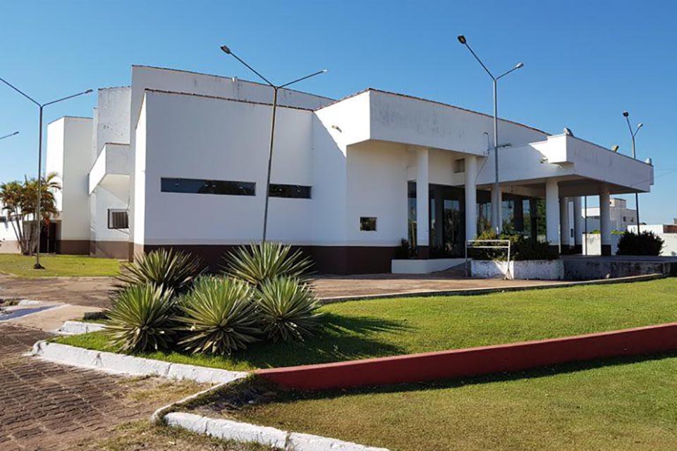 Rolim de Moura - Departamento de cultura passa atender no Teatro Municipal