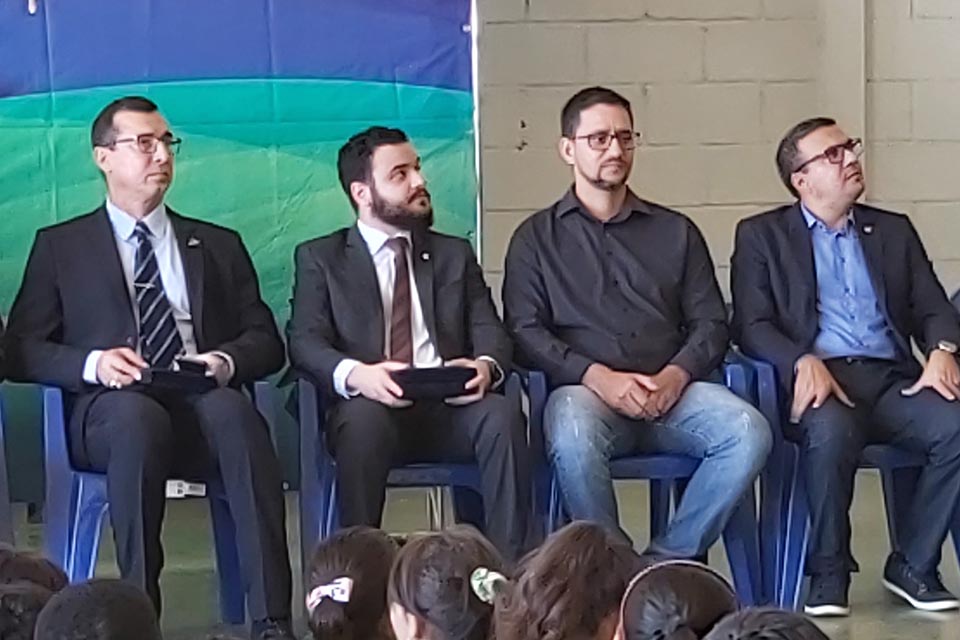 Deputado Anderson acompanha projeto do NOA que contempla mais de 200 crianças em Porto Velho