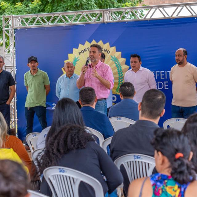 Prefeito assina Ordem de Serviço para construção de quadra sintética no Morar Melhor