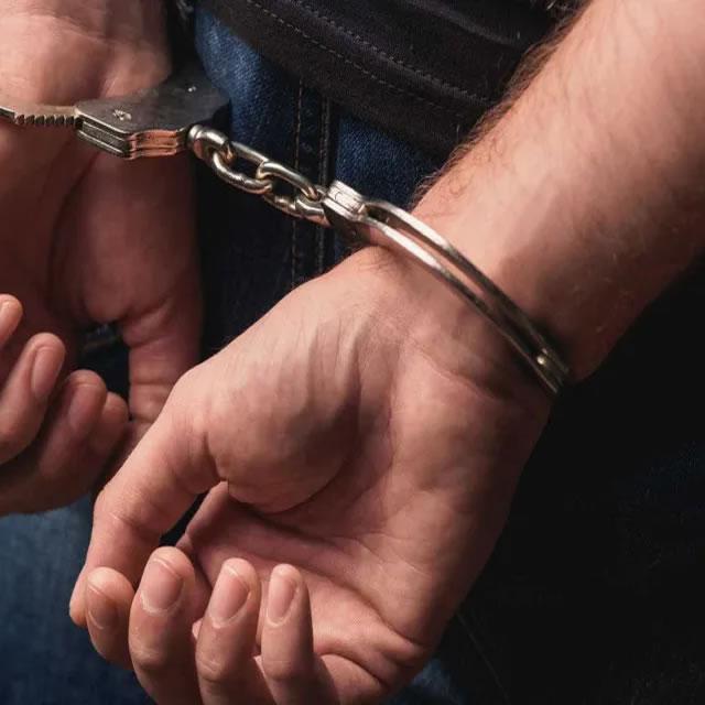 Homem é preso suspeito de matar ex-companheira para viver com genro em Portugal
