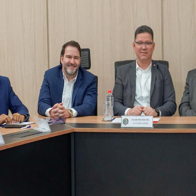 Deputado Alex Redano destaca importância da união entre os Poderes em reunião no Palácio Rio Madeira