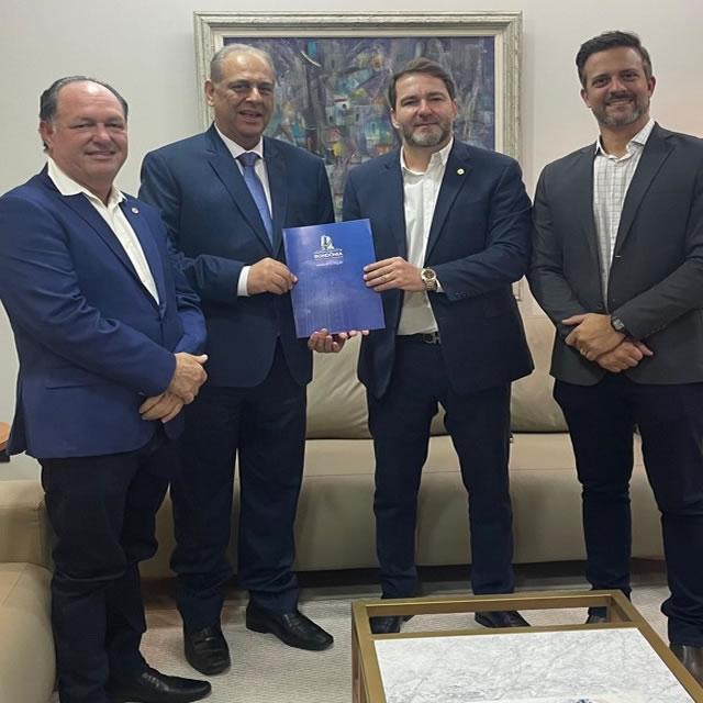 Deputado Pedro Fernandes participa da entrega de relatório da CPI das Reservas ao Tribunal de Justiça