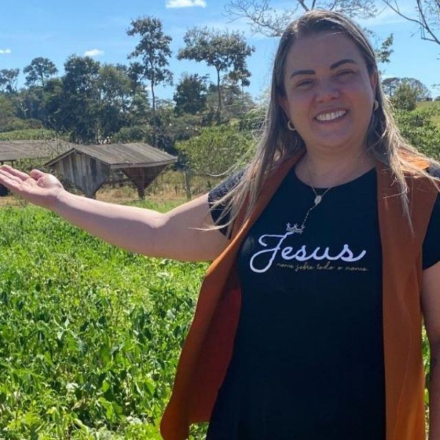 Cláudia de Jesus destaca apoio para agricultura familiar