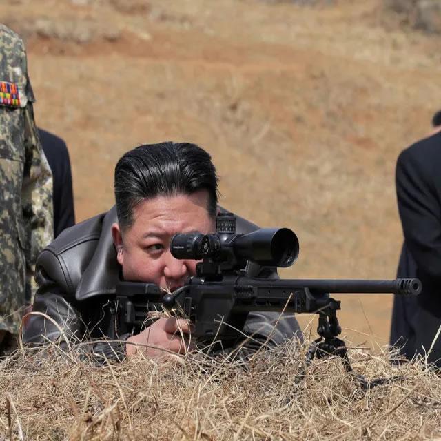 Chinês vivendo ilegalmente nos EUA contrabandeava armas à Coreia do Norte