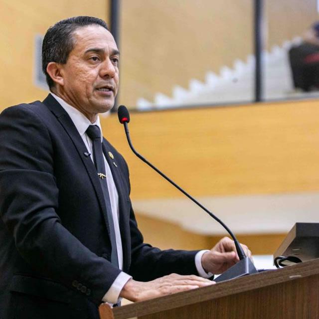 Eyder Brasil defende poder de decisão popular em audiência sobre emancipação de distritos