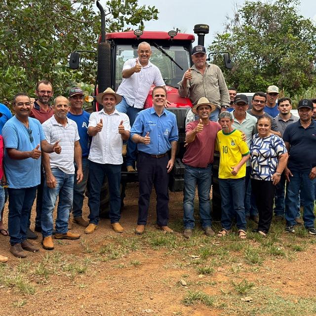 Deputado Alan Queiroz destina R$ 300 mil para aquisição de trator em Mirante da Serra