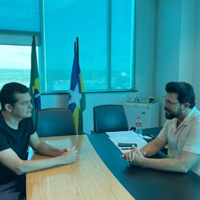 Vereador Adalto cobra solução para falta de energia na ETA de Bandeirantes em reunião com Elias Resende