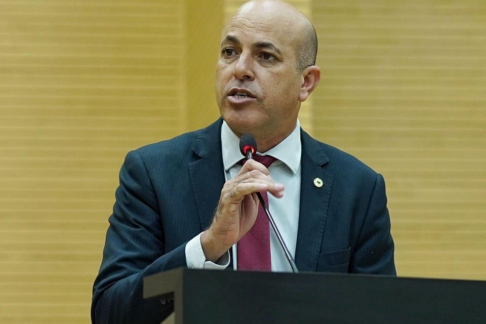 Lei de autoria do deputado Ismael Crispin que prioriza a saúde mental de jovens vítimas de abuso é sancionada