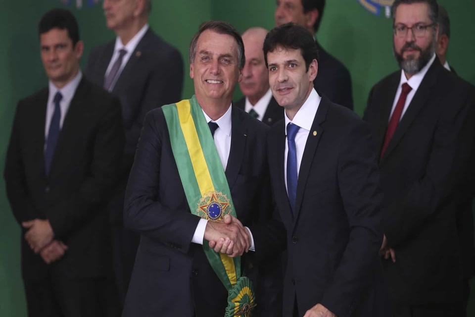 Ministro do Turismo de Bolsonaro é exonerado do cargo