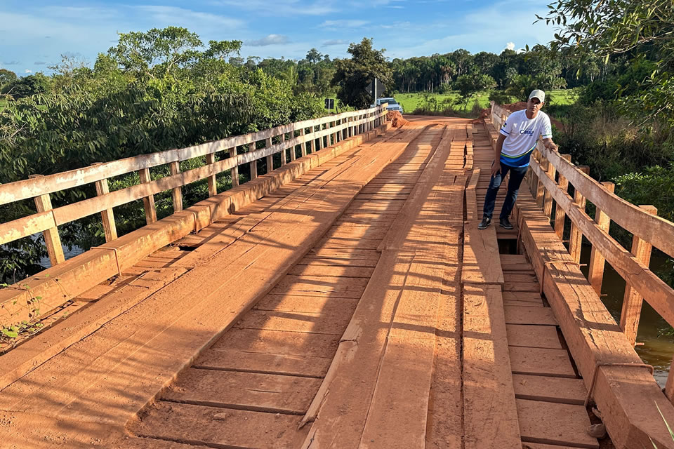 Cássio Gois solicita nova ponte na Estrada da Figueira