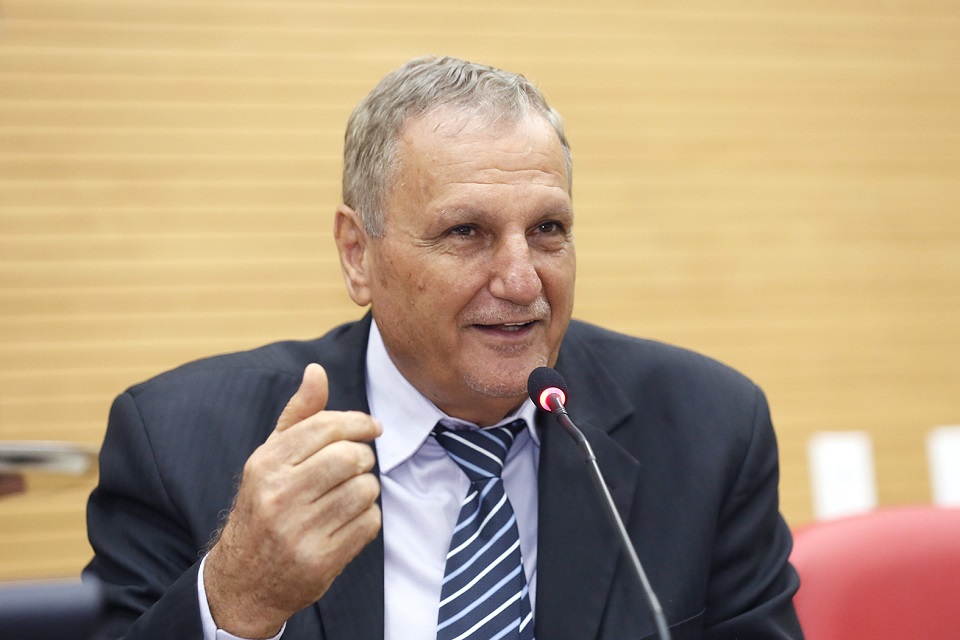 Educação de Ariquemes recebe emendas do deputado Adelino Follador
