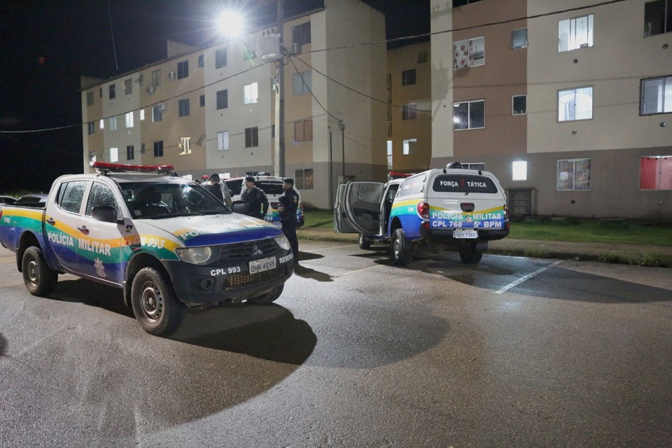 Criança de 11 anos aciona a polícia para prende o pai após agredir a mãe no Orgulho do Madeira