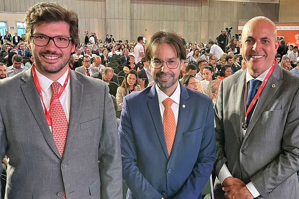 Ismael Crispin assume presidência do Conselho Fiscal do Parlamento Amazônico
