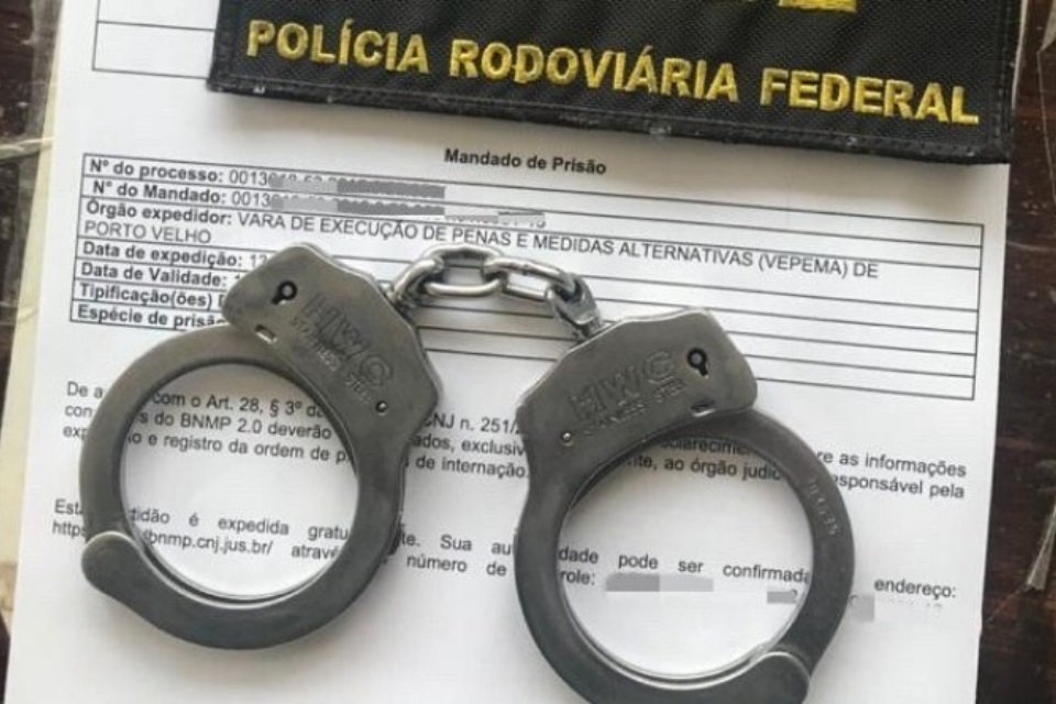 8 pessoas são presas pela PRF em Rondônia