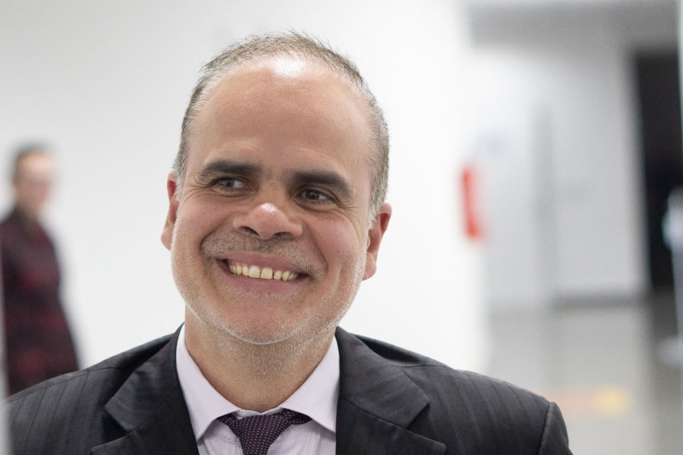 Alan Queiroz solicita aquisição de caminhão para a coleta de lixo em distritos de Nova Mamoré
