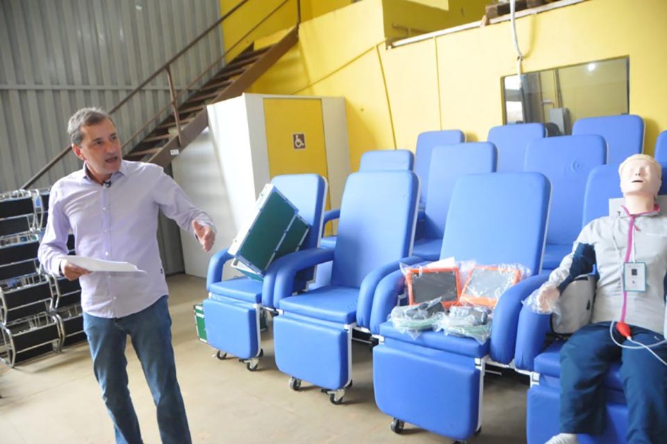 Prefeito entrega equipamentos para Samu e Upas Sul e Leste