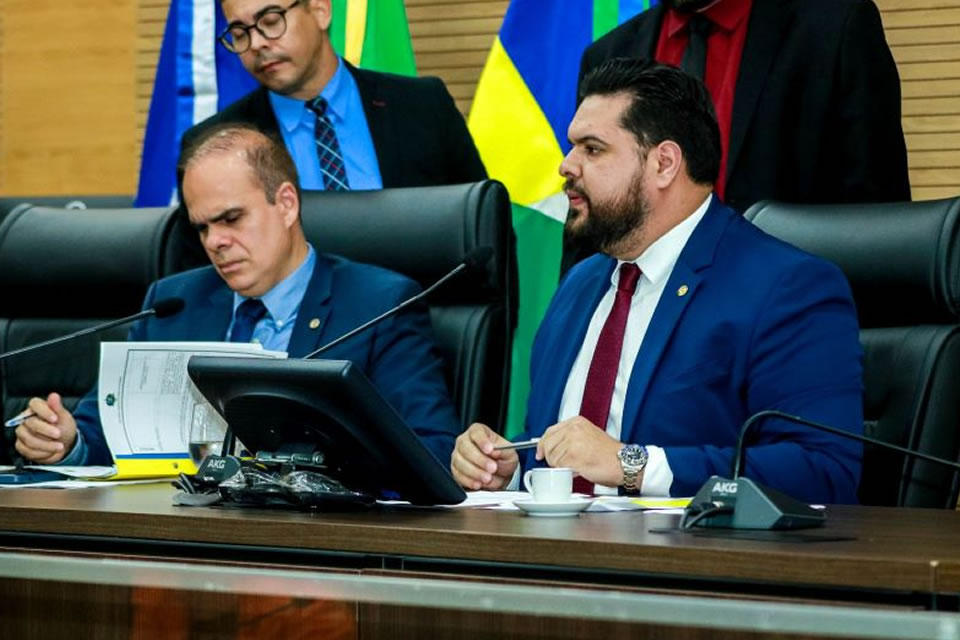 Alero aprova projeto de lei que amplia prerrogativas da advocacia em processos administrativos