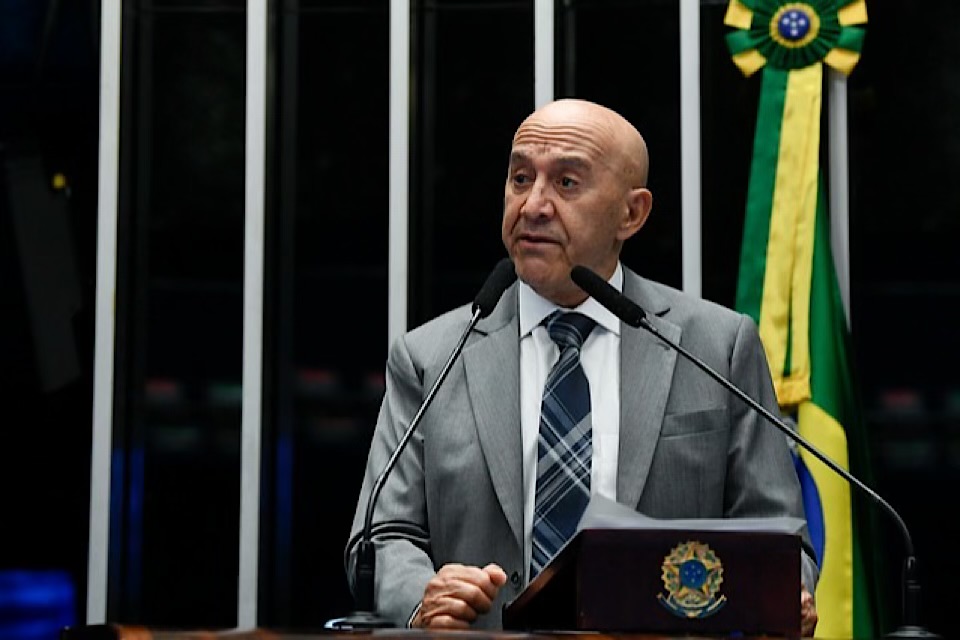Confúcio Moura apresenta projeto que garante 13º salário aos Soldados da Borracha