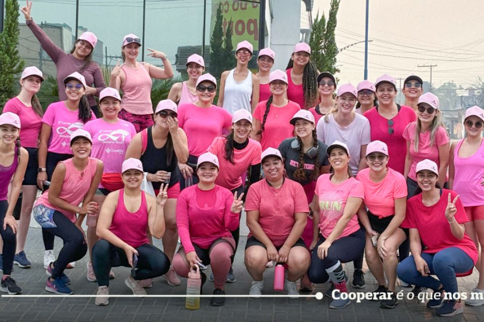 CrediSIS promove autocuidado e conscientização com a Caminhada do Outubro Rosa 