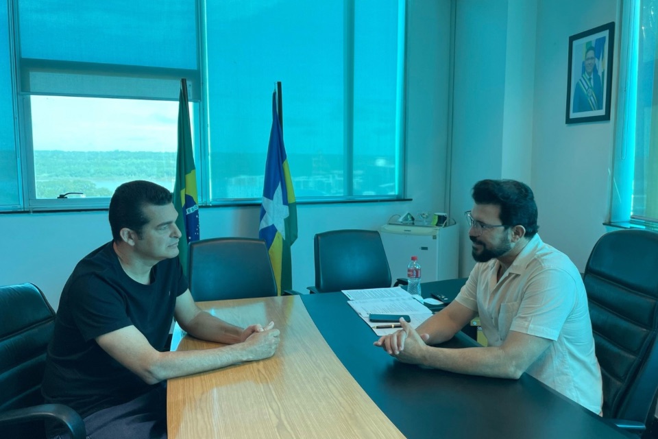 Vereador Adalto cobra solução para falta de energia na ETA de Bandeirantes em reunião com Elias Resende